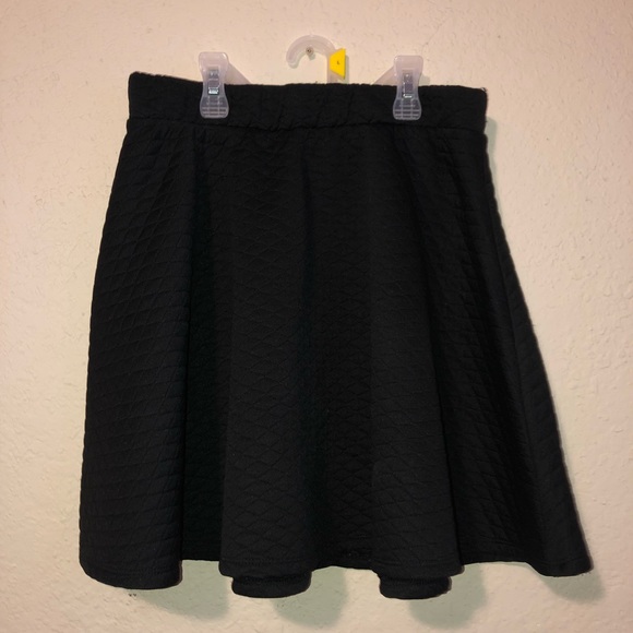 Skater Skirt - Picture 1 of 2